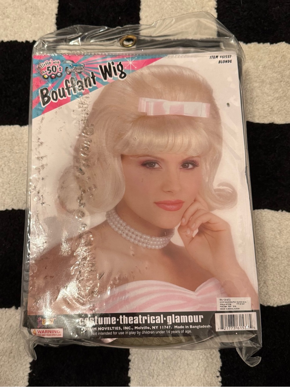 New 1950s Bouffant Blonde Costume Theater Wig NWT